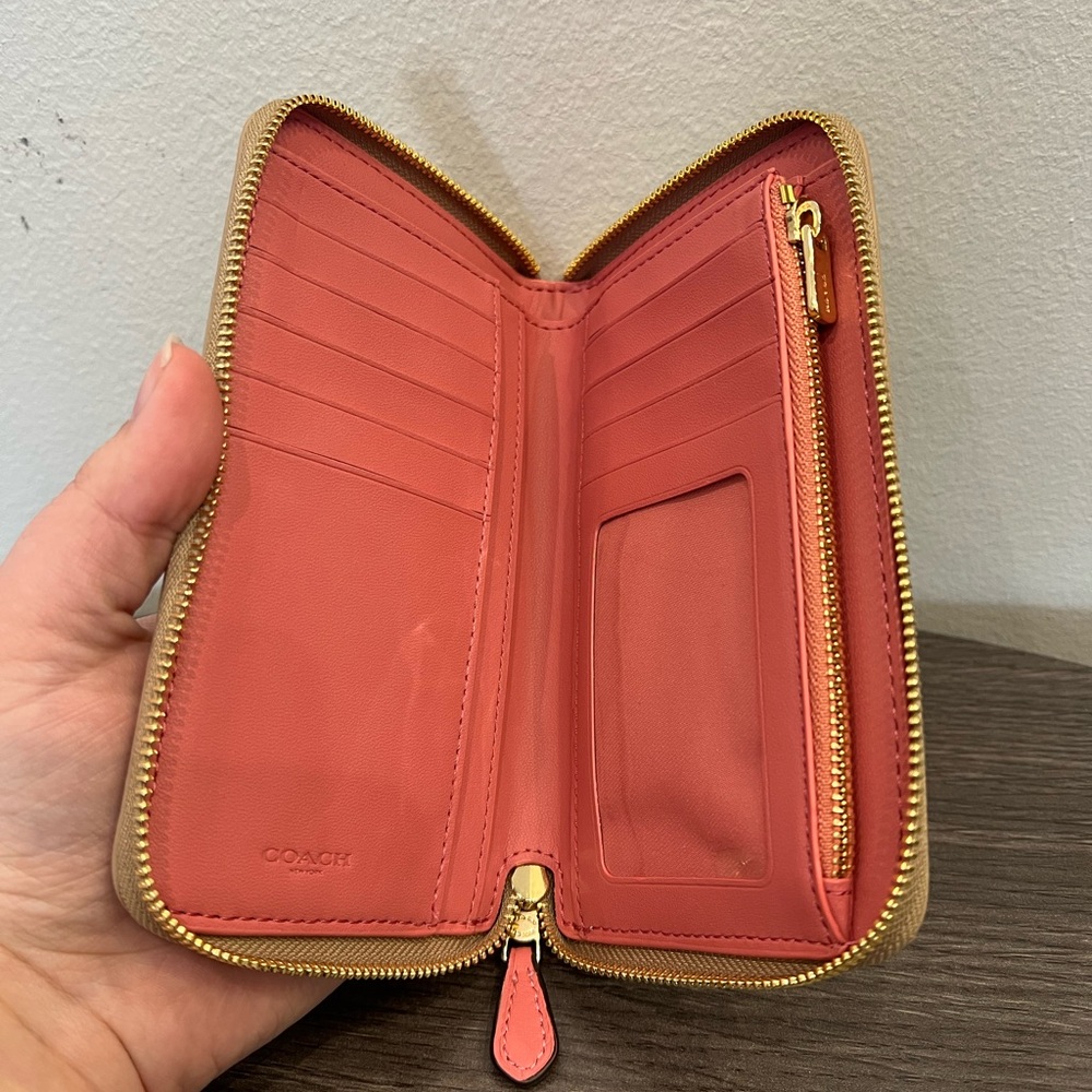 NWOT - Coach Signature Stripe Zip Wallet in Pink, Beige, Cream - Picture 11 of 15